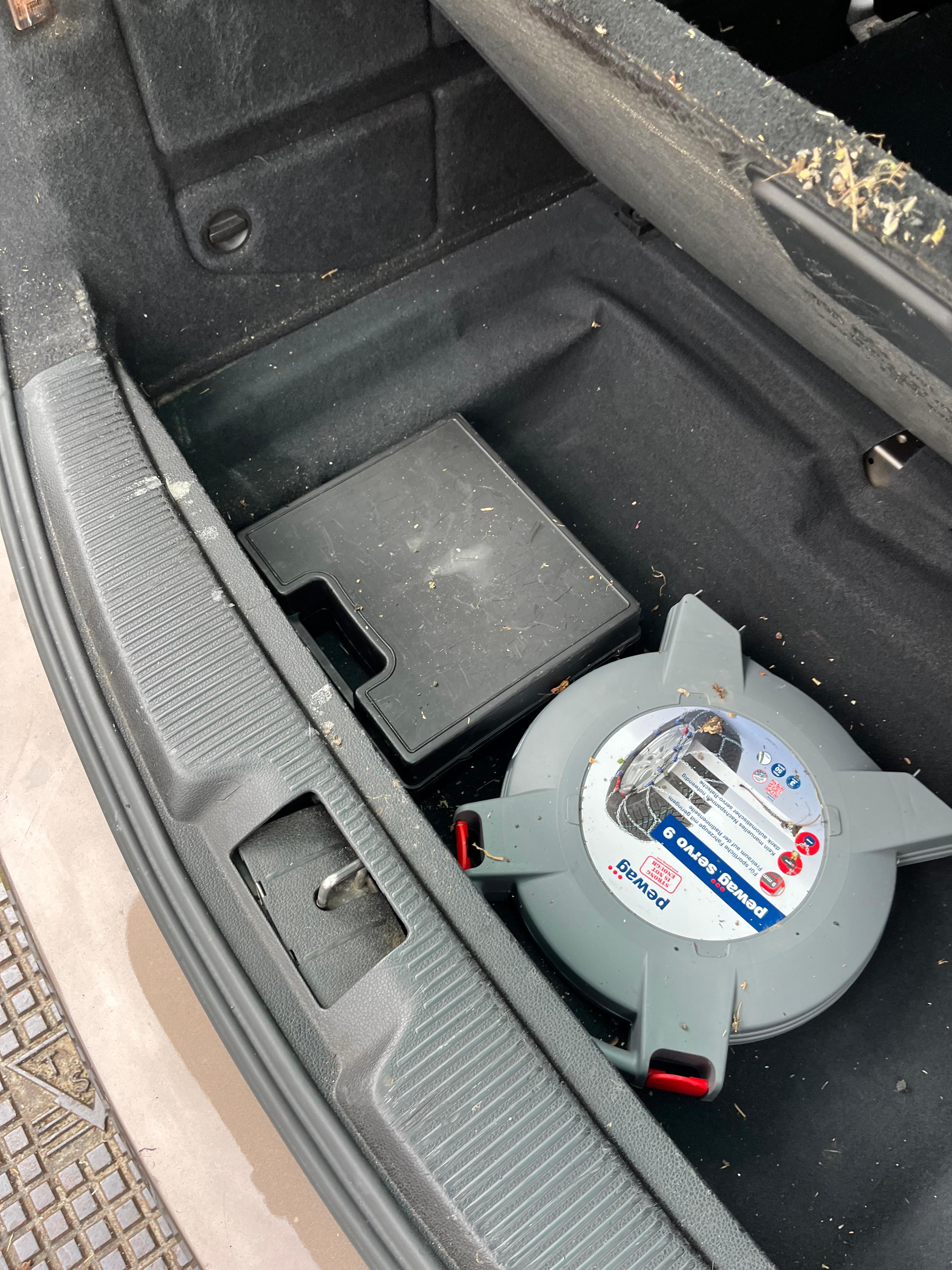 Voor - Bergruimte Dieptereiniging