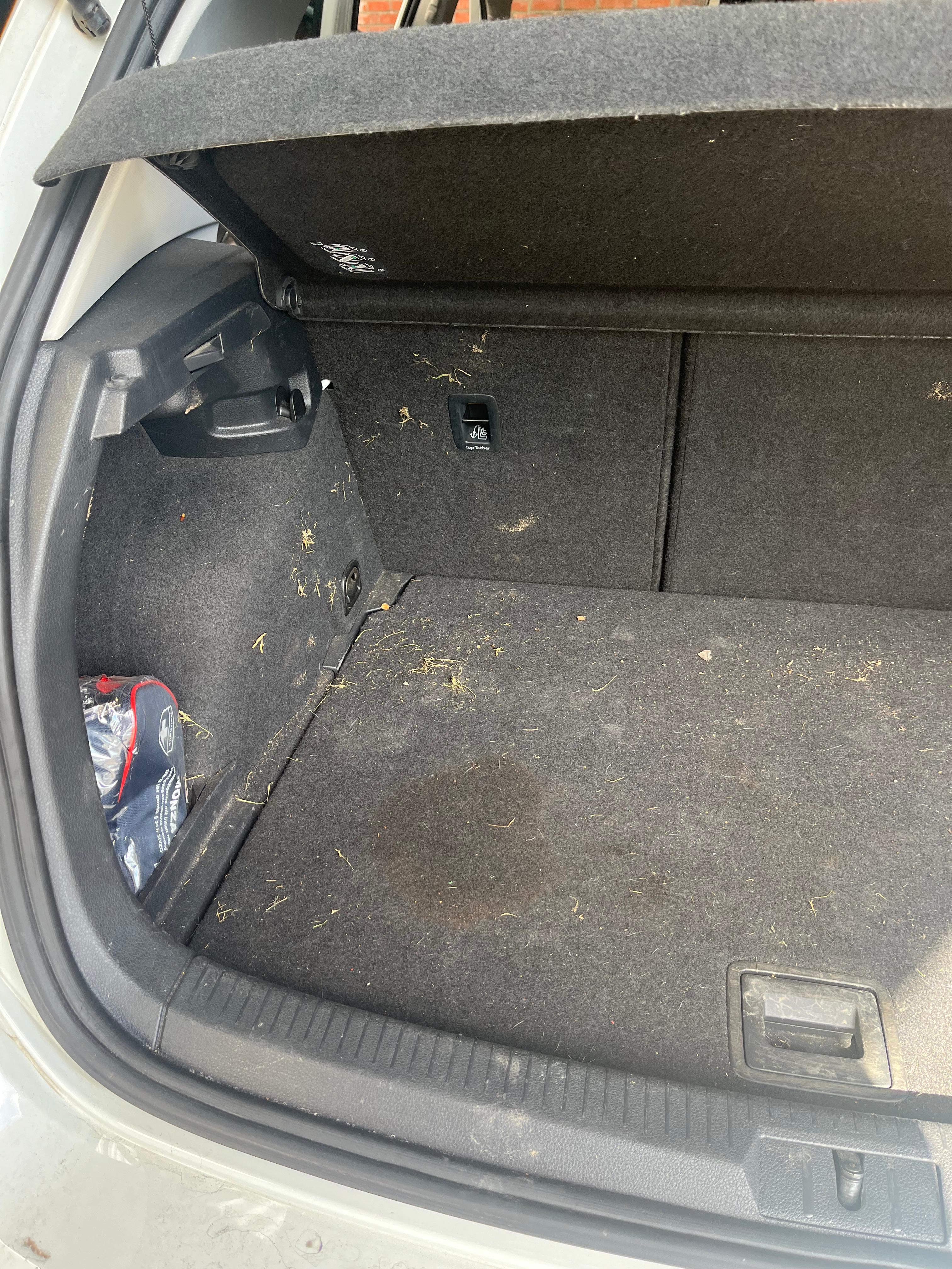 Kofferbak Reiniging - Voor & Na - Voor